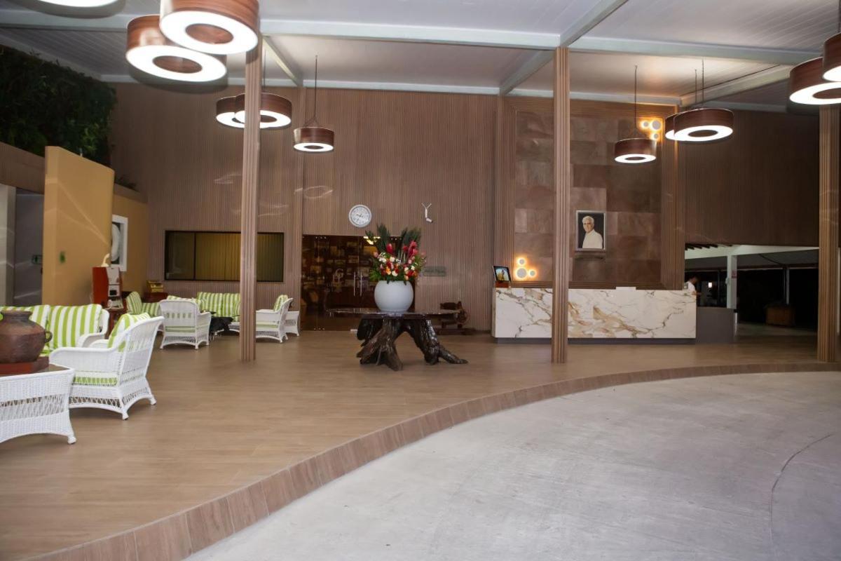 Gran Hotel De Lago - Lago Agrio Nueva Loja Buitenkant foto