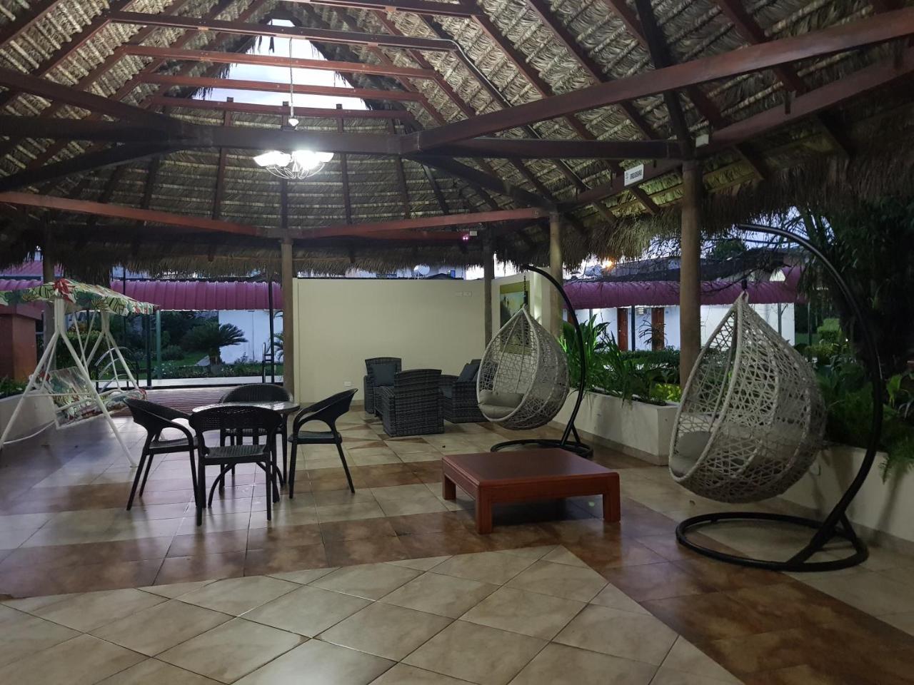 Gran Hotel De Lago - Lago Agrio Nueva Loja Buitenkant foto