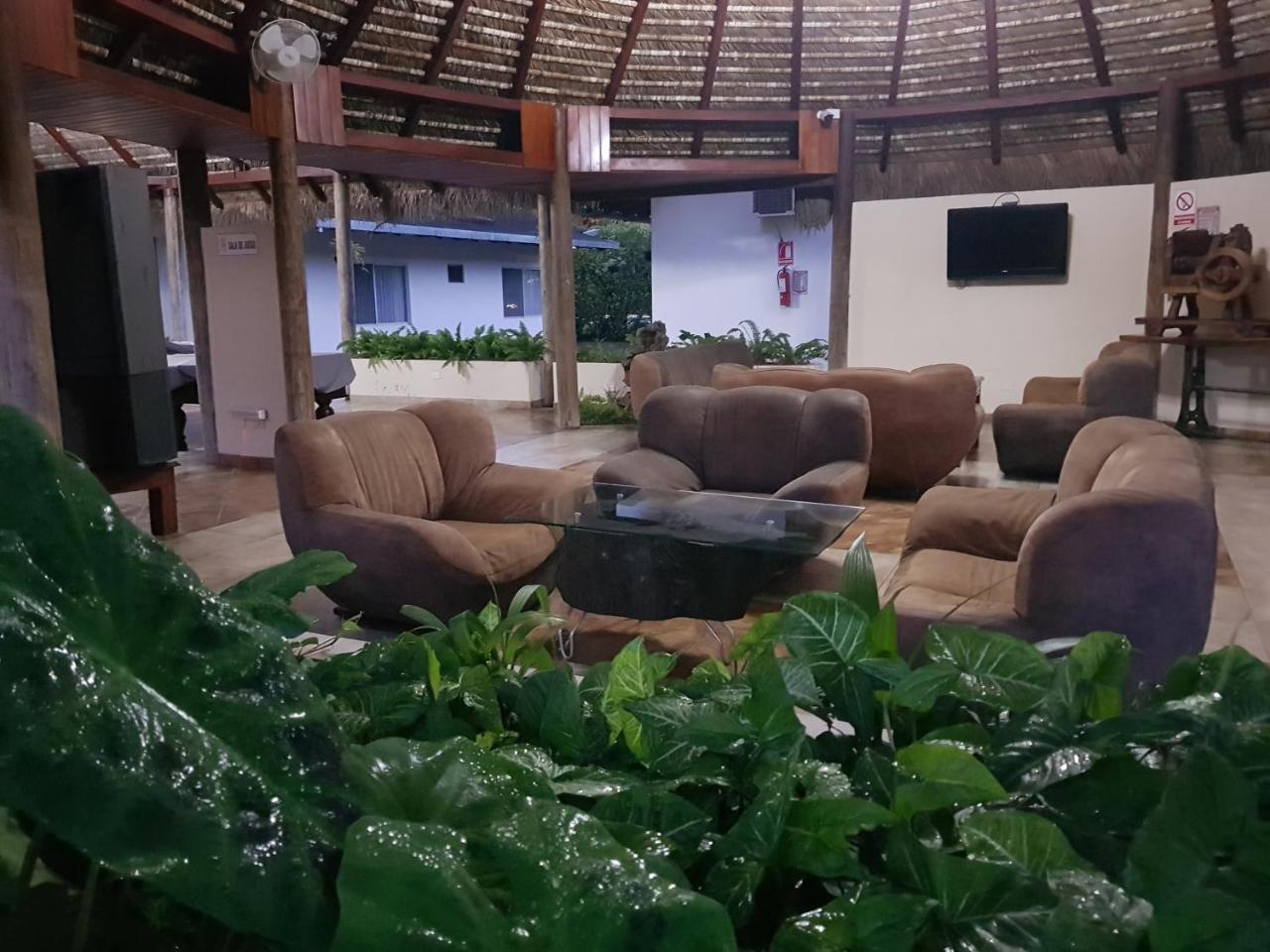 Gran Hotel De Lago - Lago Agrio Nueva Loja Buitenkant foto