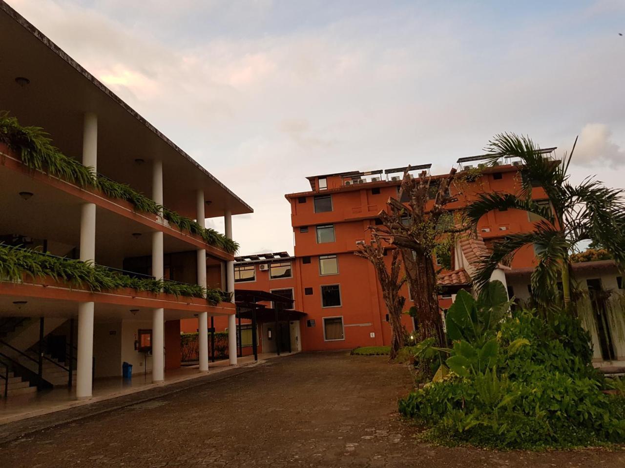 Gran Hotel De Lago - Lago Agrio Nueva Loja Buitenkant foto